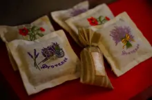 Decorative Pillows  And Throws